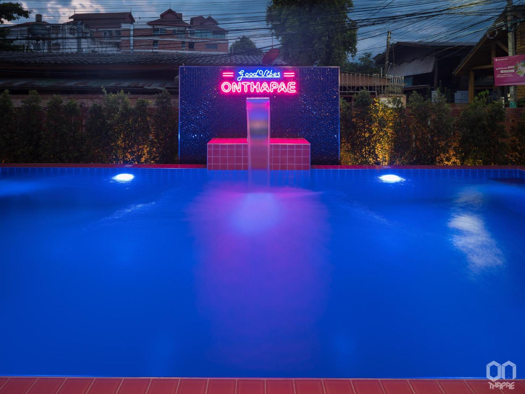 On Thapae Gate Chiangmai Hotel Chiang Mai Exterior photo
